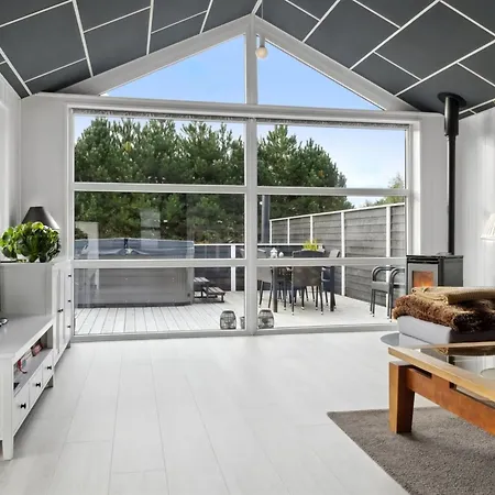 Amdi - 1-3km From The Sea By Interhome *