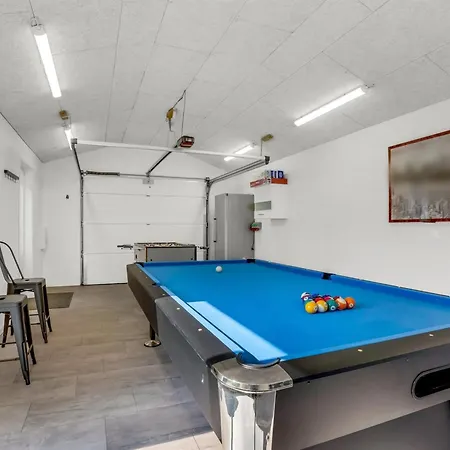 Amdi - 1-3km From The Sea By Interhome *