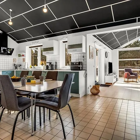 Amdi - 1-3km From The Sea By Interhome *