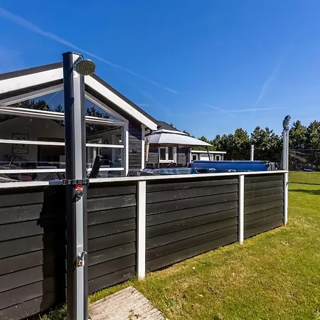 Amdi - 1-3km From The Sea By Interhome *
