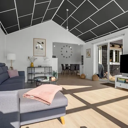 Amdi - 1-3km From The Sea By Interhome *