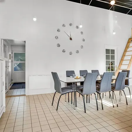 Semesterbostad Amdi - 1-3km From The Sea By Interhome